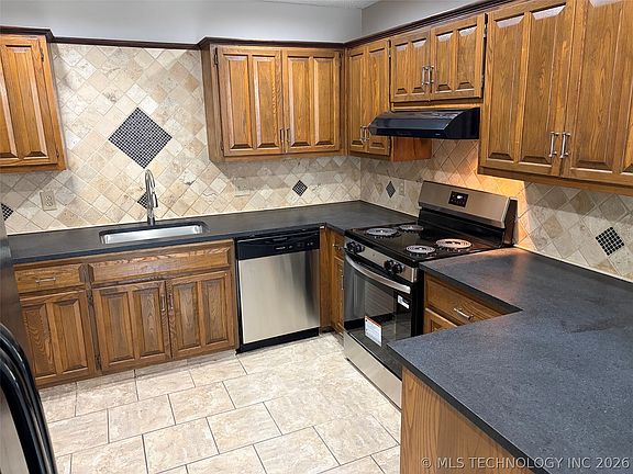 4th image of 2624 W Fort Worth Pl