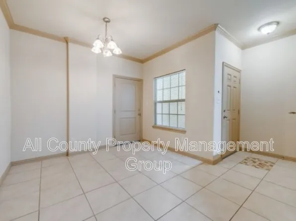 1579 Cozy Dr, Fort Worth, TX 76120