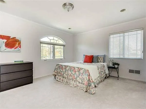 830 Seale Ave — Photo 8