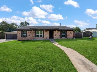 709 Scenic Dr, Baytown, TX 77521