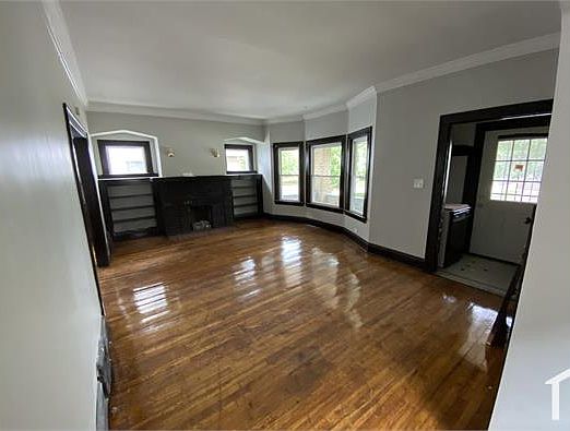 3rd image of 2130 Chesterland Ave