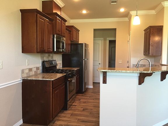 4th image of 2201 SW Worthington Ave