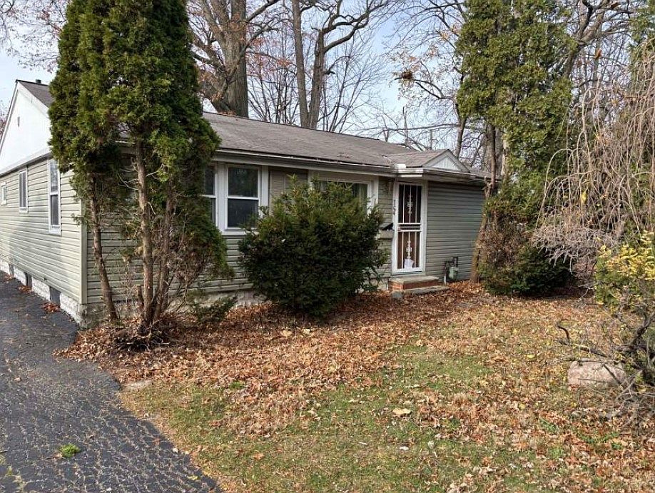 1st image of 304 E 238th St