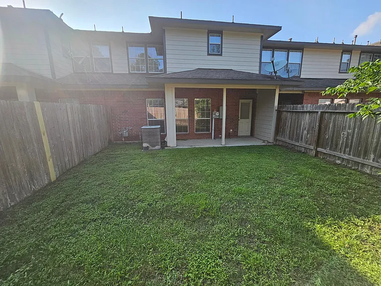 547 Birdsong Dr — Photo 46