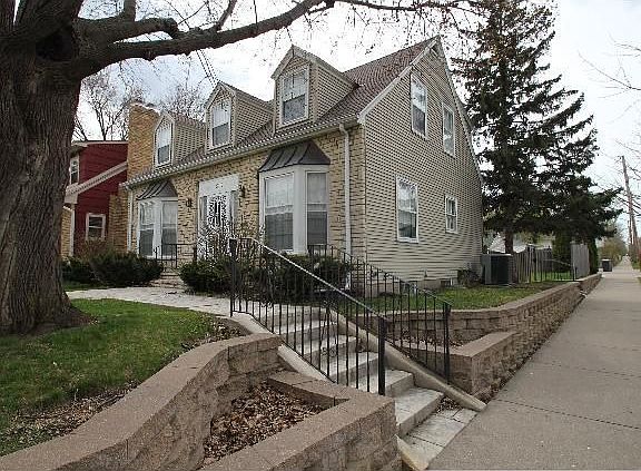 3rd image of 3200 Edmund Blvd
