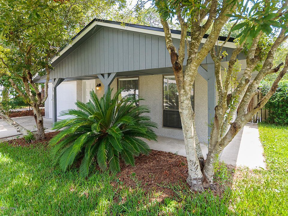 1st image of 909 N 17TH Street