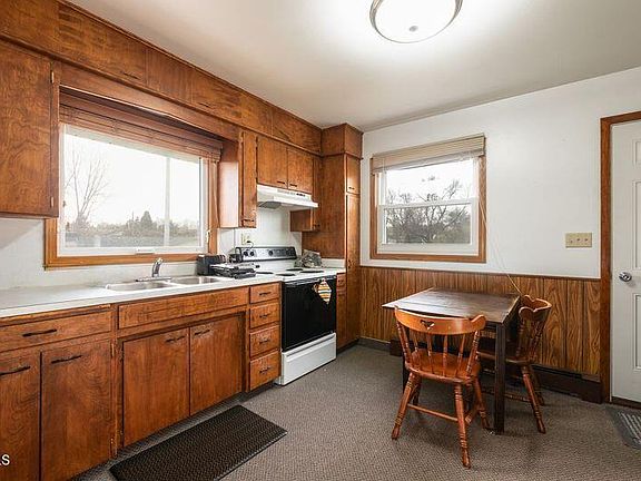 3rd image of 1404 3rd Ave NW