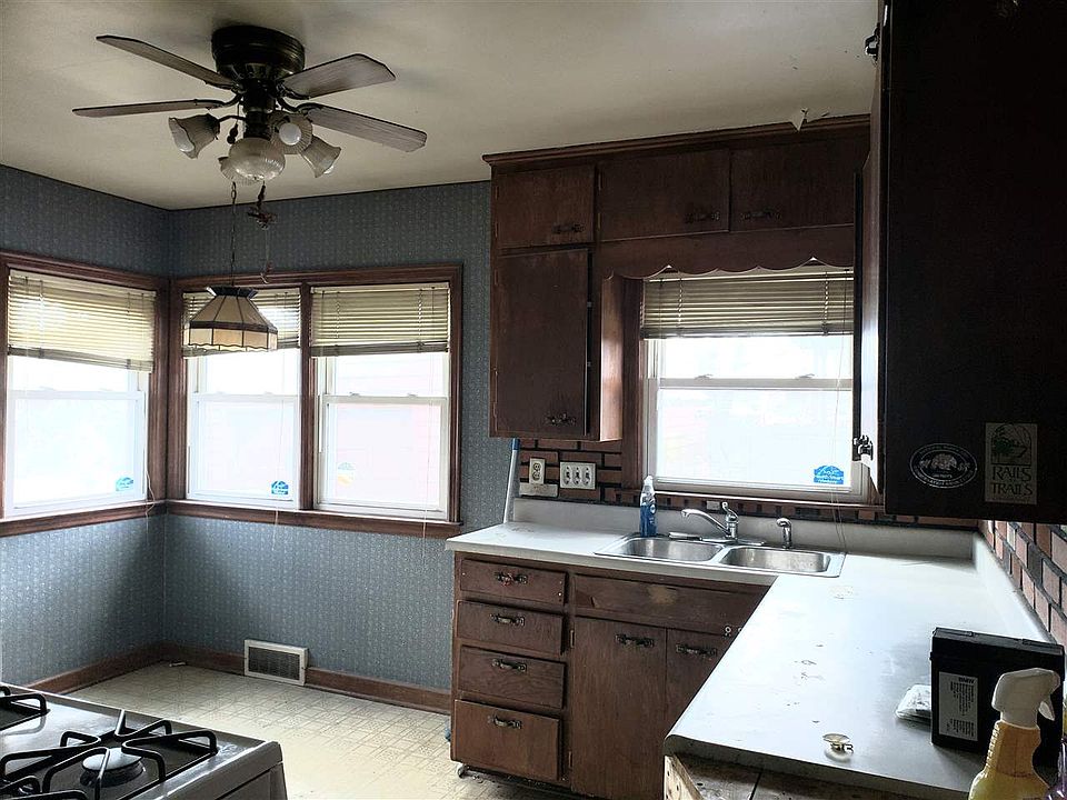 2nd image of 2410 38th St