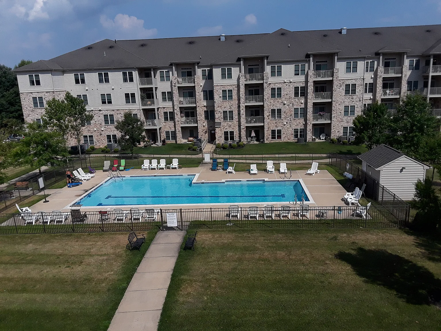 2 bed, 1075 sqft, $1,850 — Photo 2