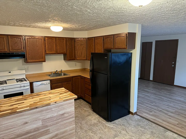 Hickory Estates — Photo 21