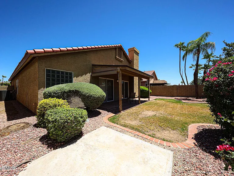 3305 E Wildwood Dr — Photo 33