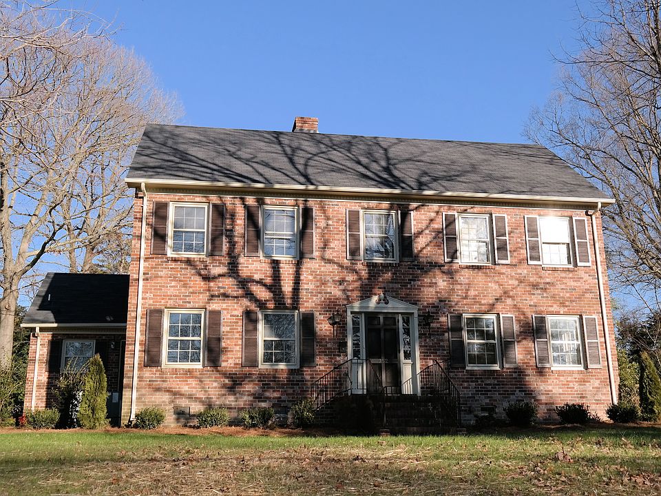 1st image of 952 Churchill Dr