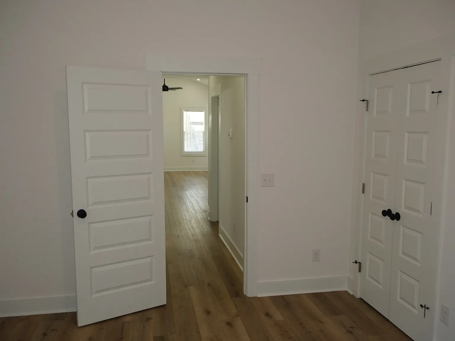 2 bed, 985 sqft, $2,150 — Photo 3