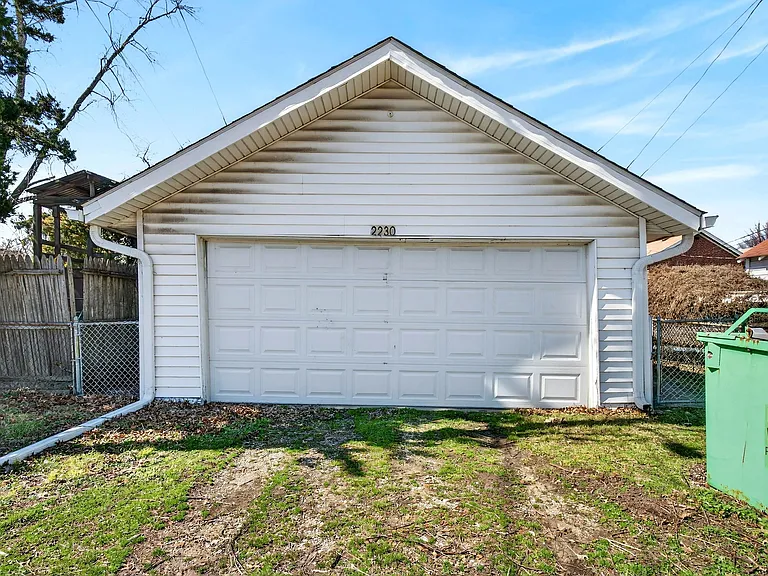2230 Richert Pl — Photo 30