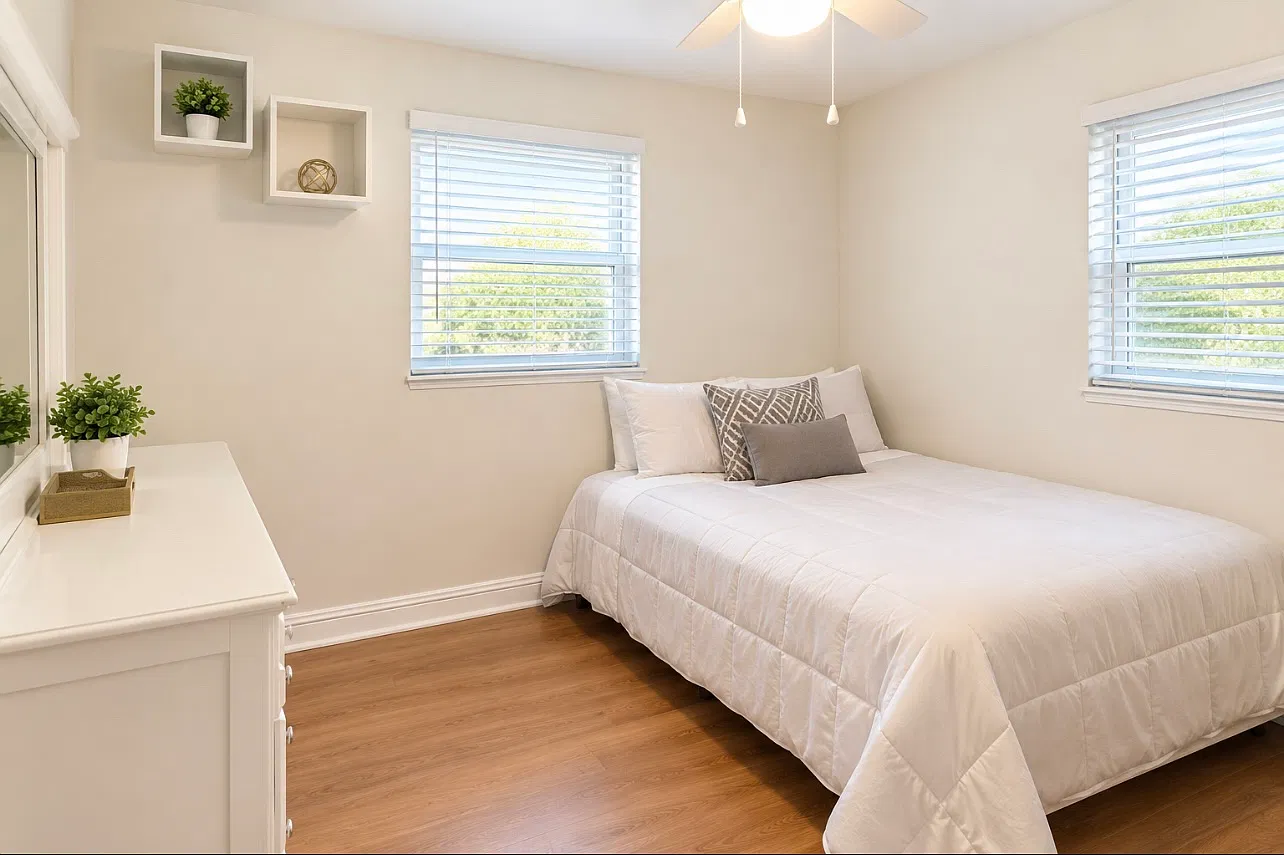 3 bed, 1000 sqft, $1,000 — Photo 1