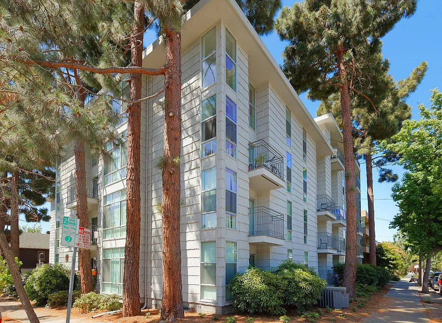 2240 Blake St — Photo 2