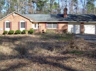 103 Oak Rd, Lake Waccamaw, NC 28450