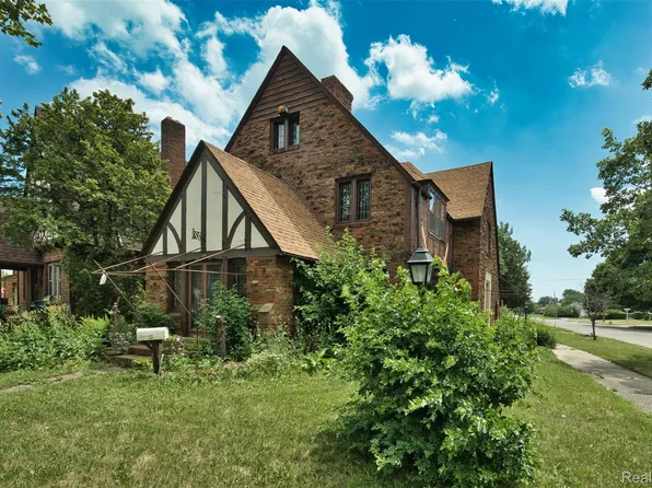 13145 Mackenzie St, Detroit, MI 48228