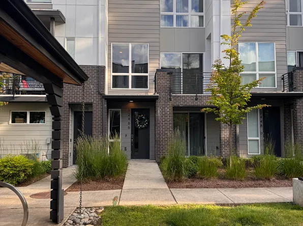 12466 NE 10th Ln, Bellevue, WA 98005