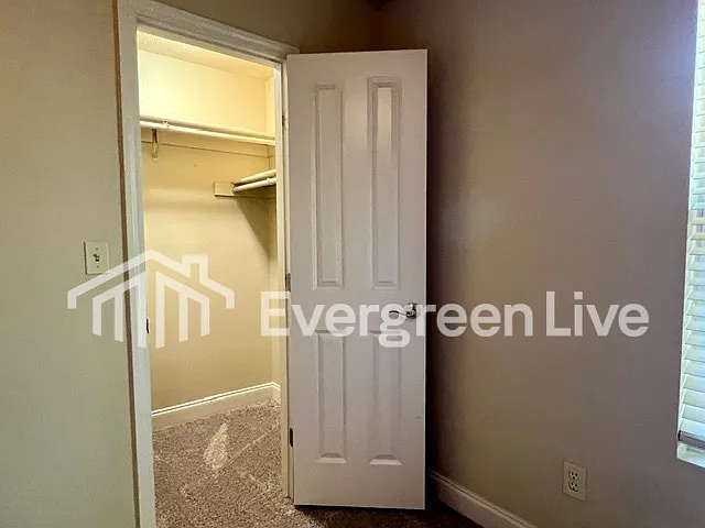 105 Barrow Ct — Photo 11