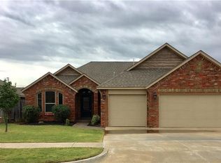 11704 SW 17th St, Yukon, OK 73099