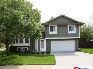 11307 Jaynes St, Omaha, NE 68164