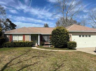 1402 Moonlight Dr, Cantonment, FL 32533