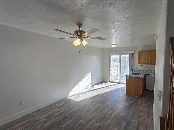 2nd image of 834 Saturn Ave Unit 1