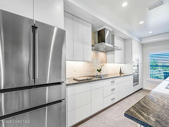 3rd image of 379 Hiawatha Way