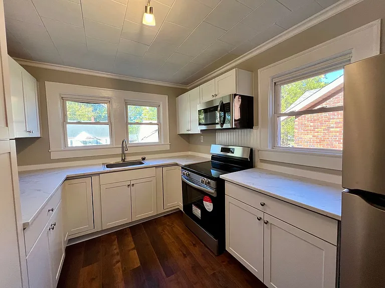111 Highland Ave — Photo 5