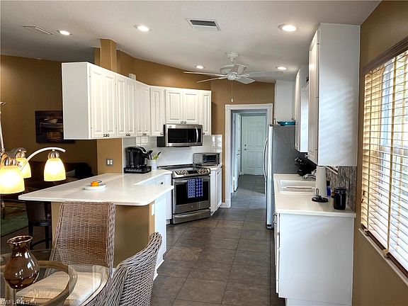 3rd image of 7418 Emilia Ln