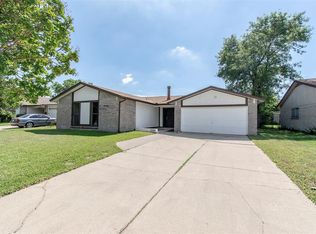 2306 Sheriff Dr, Grand Prairie, TX 75051