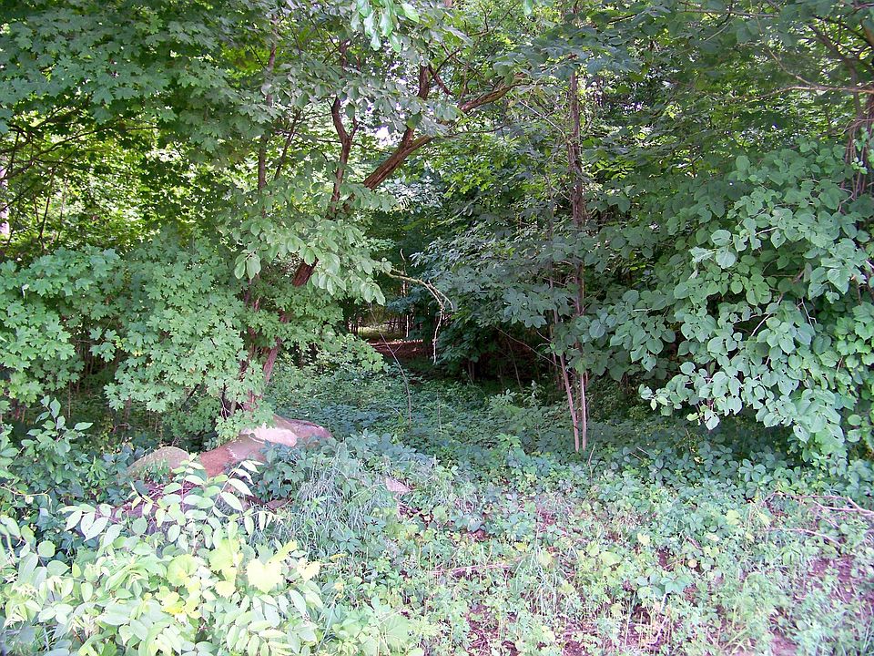 2nd image of 104th Ave