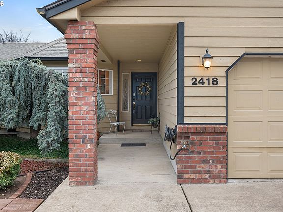 4th image of 2418 Kalmia St