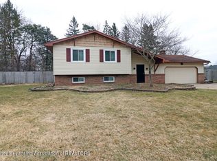 1712 Heather Haven Dr, Holt, MI 48842