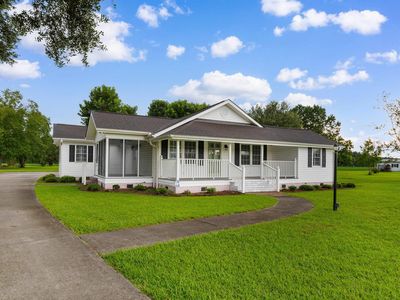 3158 Burroughs Rd., Galivants Ferry, SC, 29544