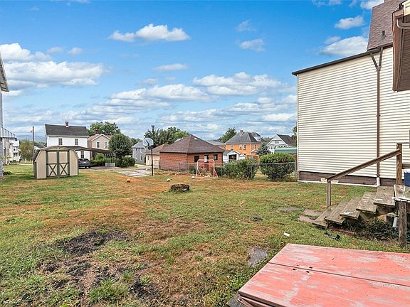 3rd image of 309 E Green St
