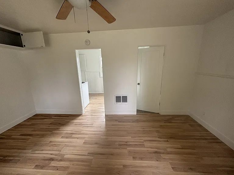 1761 Rogue River Hwy #5 — Photo 2