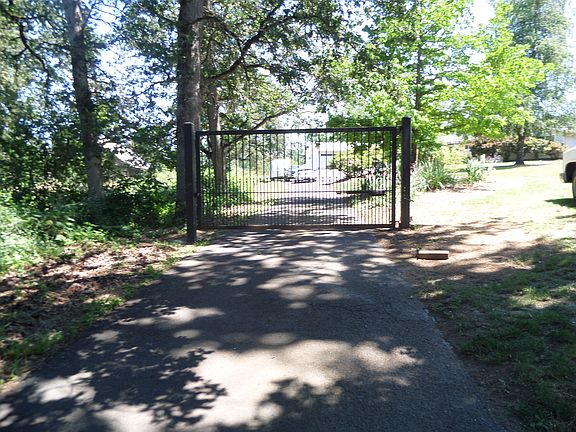 Property Entrance/Gate 
