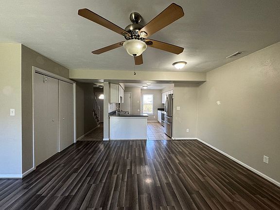 2nd image of 621 Aubrey Dr