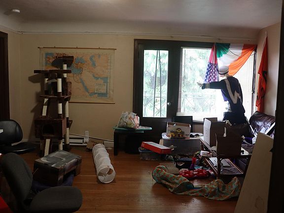4th image of 4732 22nd Ave NE #1