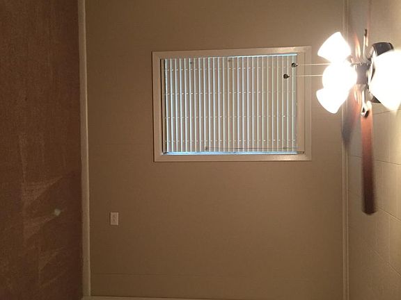 3rd image of 1508 Elm St