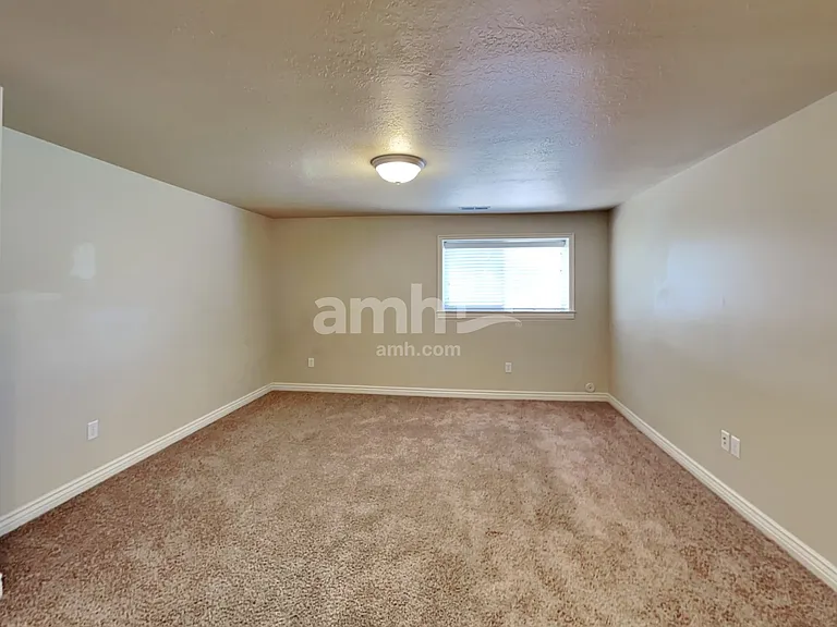 182 S 1125 W — Photo 20