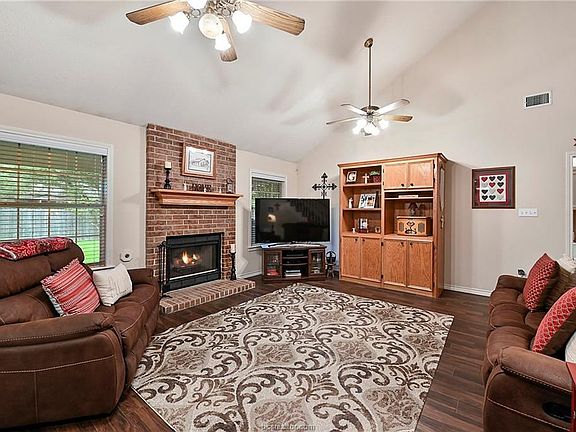 4th image of 2917 Meadowbrook Ct