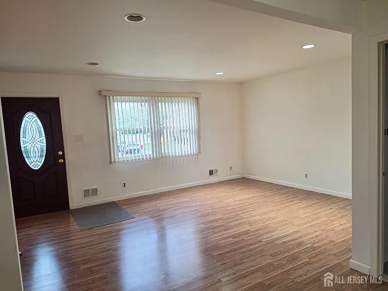 405 Frederick Ave — Photo 14