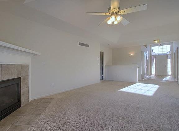 4th image of 49189 Village Pointe Dr