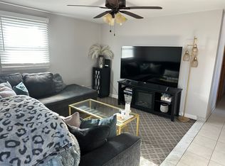 360 West Dr, Copiague, NY 11726
