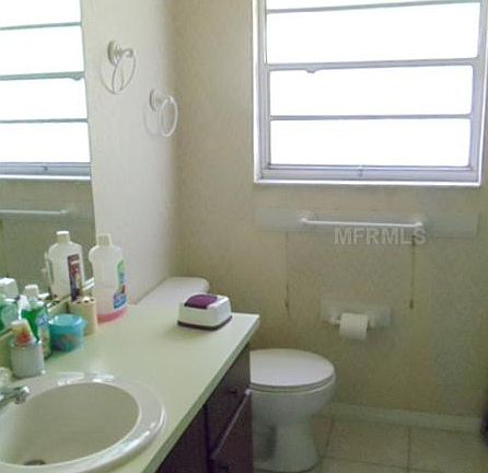 4th image of 2484 Moore Haven Dr W