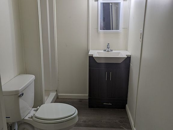 2nd image of 2911 Lawnridge Ct #5