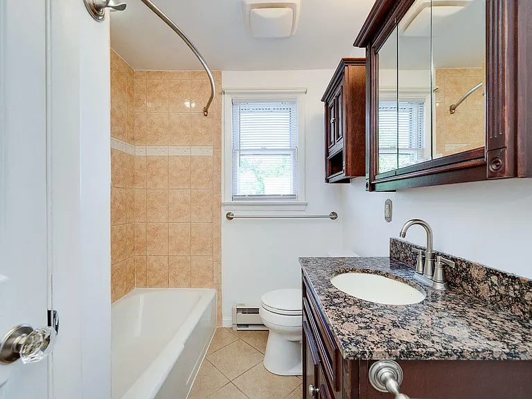 4 S Buttonwood St — Photo 18